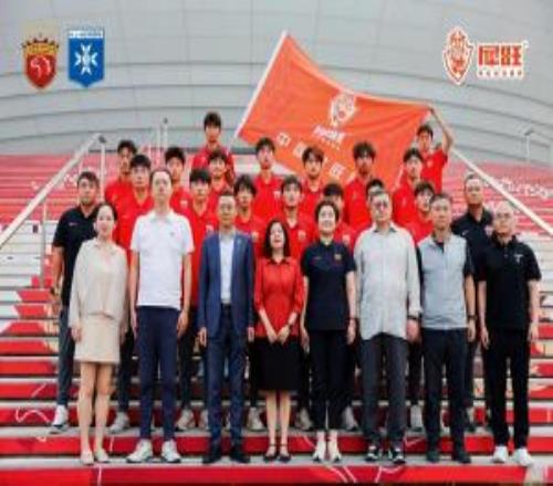 逐梦法兰西，砺剑欧塞尔！上海海港中国犀旺队出征仪式在沪举行