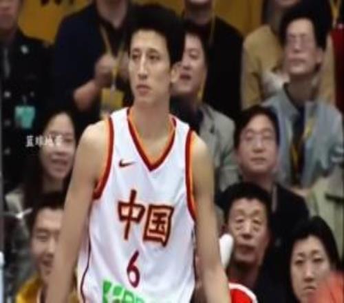 媒体人晒年轻郭士强国家队打球视频：长得很是帅