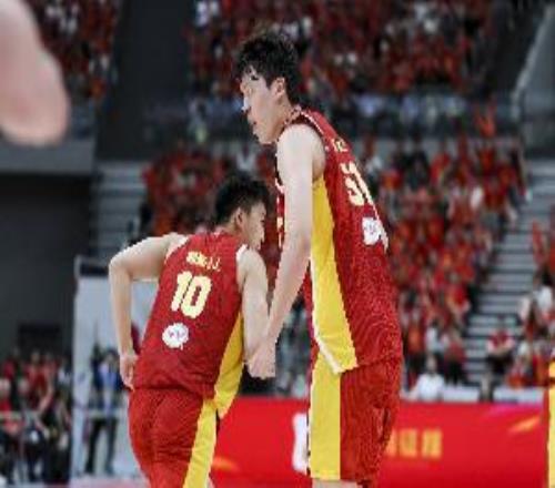 杨毅：我真想看杨瀚森打5+胡金秋4+王俊杰3的大阵容谁能知足我