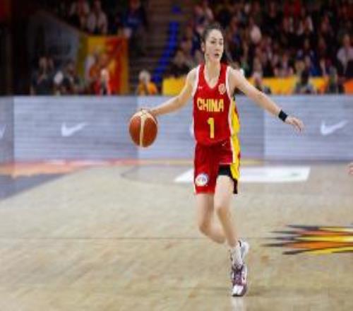 万能体现！张曼曼半场3中2拿到5分3板5助3断正负值+24