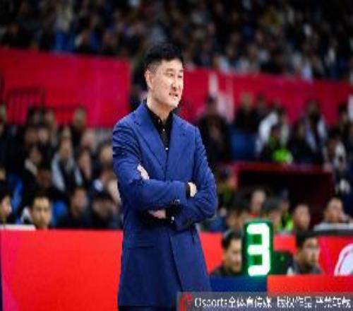 媒体人：篮协22年为杜锋提供的新条约均薪万万以上年限直到28年