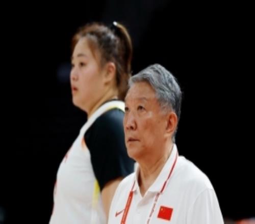 媒体人：外线能更简单地在场上制造机会我们还没解密现代篮球