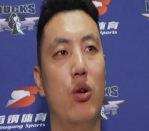 翟晓川：李楠指导要我继续做自己擅长的事快攻&篮板&有空位要投