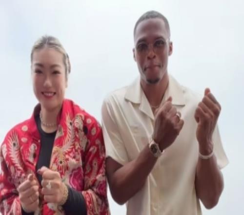 梦幻联动！李梦威少合拍手势舞：ProjectB的家人欢迎来到我的家