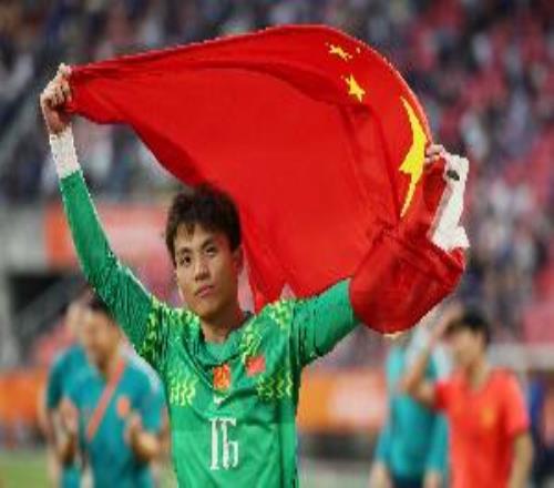 李昊：胜利后拿国旗感觉非常不一样如果叫我当超龄球员我必回
