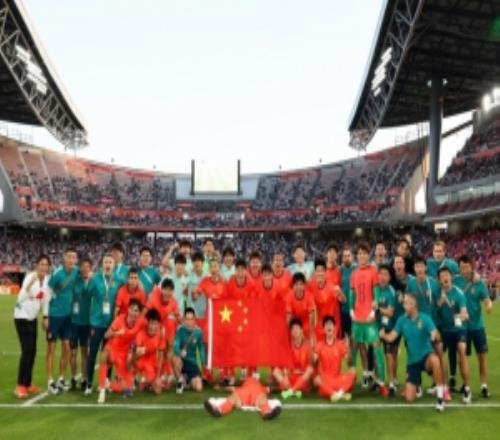 也有奖牌！U23国足助教于大宝庆祝：亚运会了不起的团队