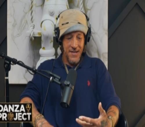 德隆蒂：看我流浪的视频觉得很好笑街上的人都成了我的专属媒体