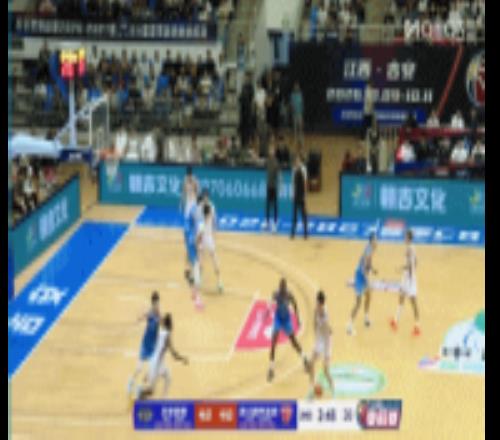 看你俩打进攻盛宴！半场沃特斯8中6轰下18分维塔尔8中4砍下14分