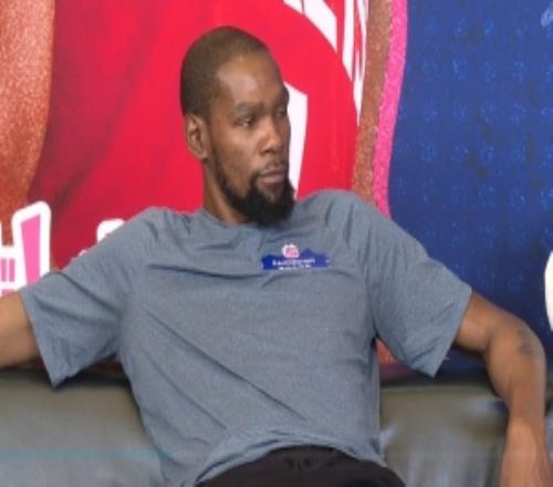 KD：抱团60年代就有我和老詹做的并非新鲜事而且足够强才能换队
