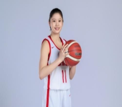 陈楠：孙晗昀和李沅珊都是优秀运动员希望她们一步一步走得更远