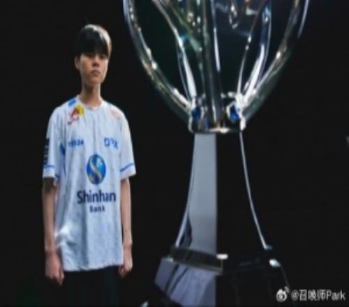 爆料人：Deft多次向LCK教练、赛训管理表达过想复出的态度和决心