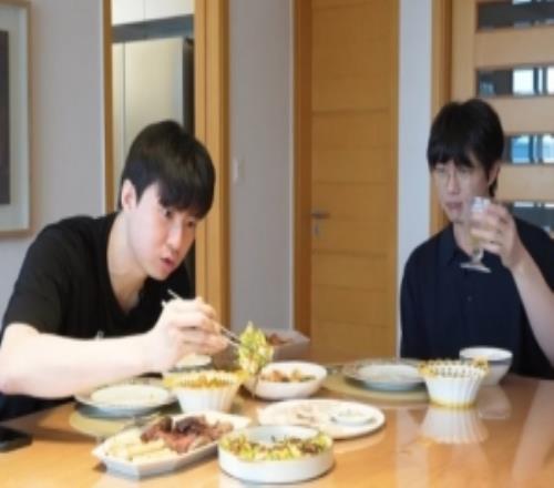 李贤重：我不喝碳酸饮料饮食清淡目标是从1号位防到5号位