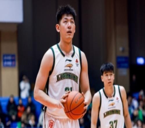 予取予求！张陈治锋19分钟7中7拿到15分3板另有1断1帽