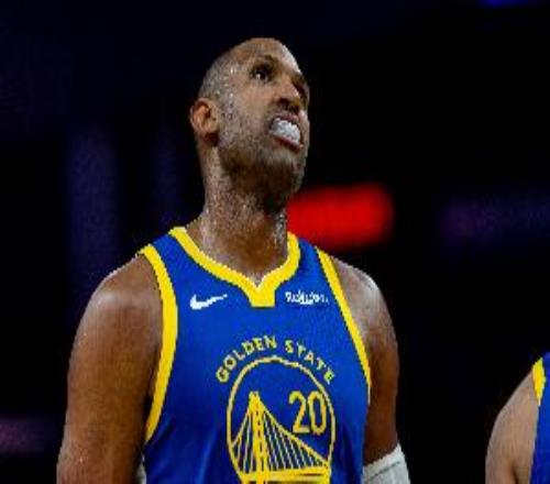 权当找感觉了！霍福德半场11分钟7中0&三分3中0一球不进