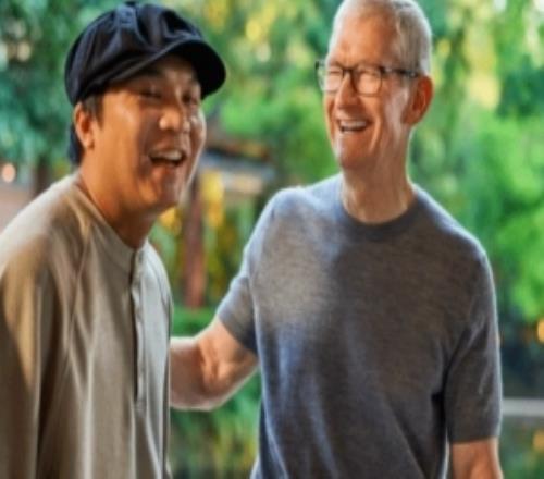 探班咏春短片！库克卸任苹果CEO后首次访华！现身广州