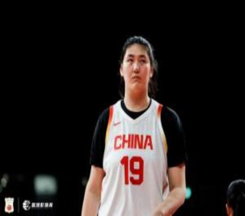 媒体人：张子宇挑战WNBA的意愿强烈多队与其经纪团队取得了联系