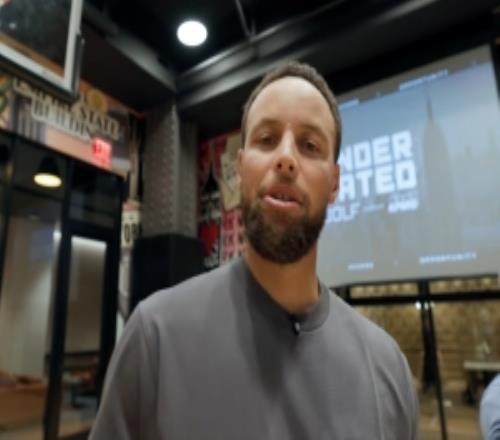 库里：训练让我拥有近乎不理性的自信每次出手我都相信能投进