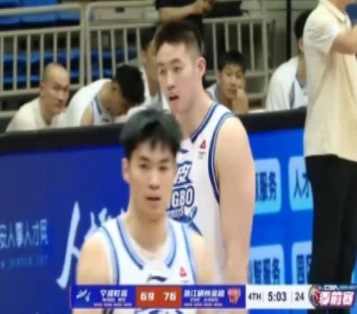 曾经的“北大约基奇”！李苑鑫替补18分钟9中6拿到16分4板2助