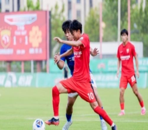 中乙第二十六轮，上海海港富盛经开队主场21深圳二零二八队