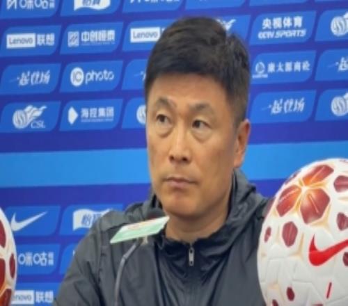 李国旭：毛伟杰目前伤势达不到比赛标准，相信本赛季会有比赛机会