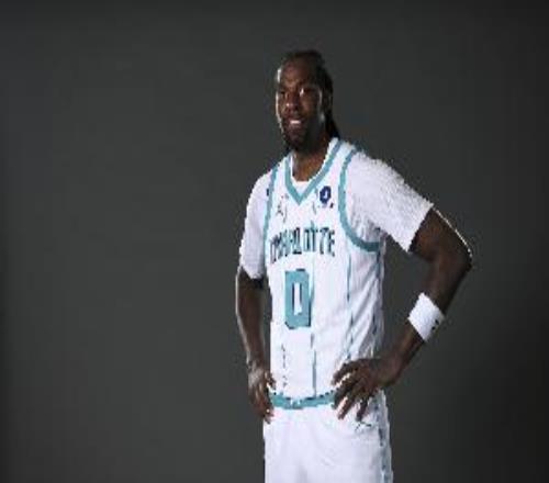 效率不错！里德14中7得到16分2篮板1助1帽正负值为+11