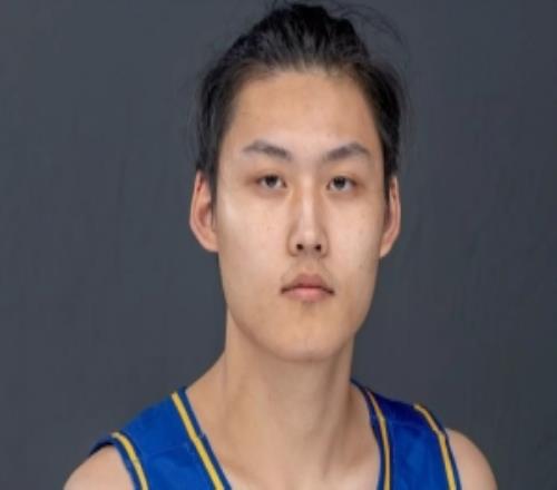 媒体人：庞清方身份过期5个月非2年在机场被捕&校方让他别坐飞机