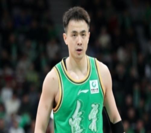 沈阳日报：CBA季前赛表现抢眼辽篮新赛季期待重振雄风