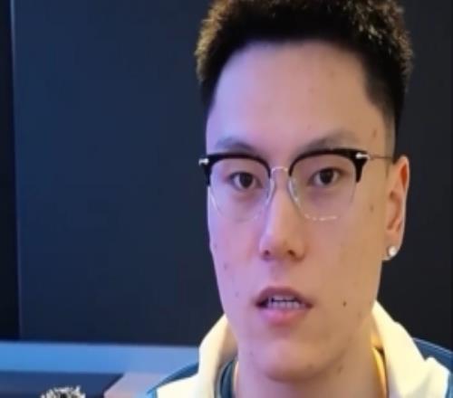 李弘权：拉塞尔麦基很有实力但球队还是要磨合因篮球是团队项目