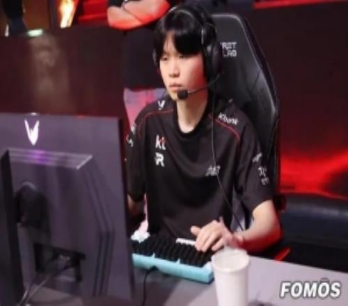 韩网热议KT德杯晋级4强：这两队去不了全球总决赛是有原因的