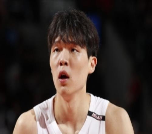 媒体人：杨瀚森大概率是第三中锋但球队常规轮换看着只需俩中锋