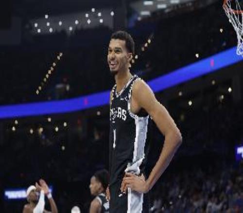 体育画报：文班似乎正跳过超巨必经成长之路NBA即将进入他的时代