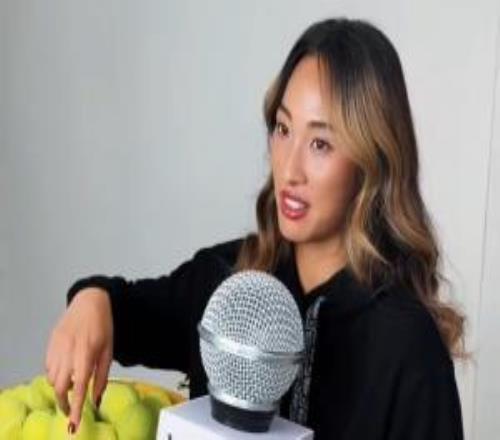 为什么摘掉老爸帽子郑钦文：他的帽子是法网标识，被妈妈提醒了