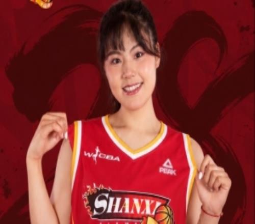 媒体人：多年的海外之旅李月汝做出了经济等多方面的牺牲