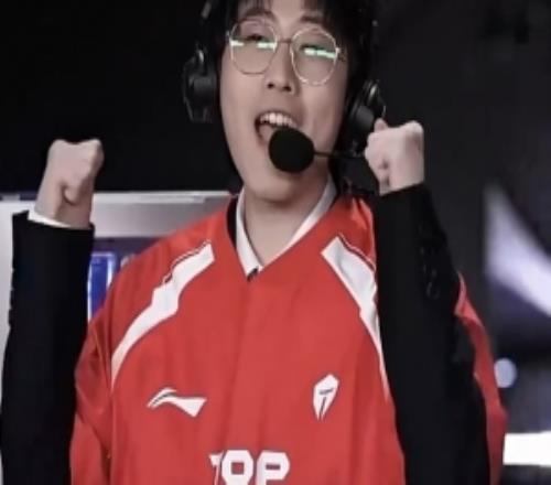 JKL：上一次去美国结果不怎么样希望这次多赢几场