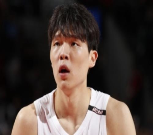 开拓者自媒体：杨瀚森全面的技术是跻身开拓者轮换阵容的关键