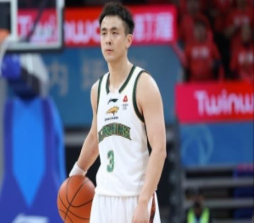 韩德君：继伟是我们这代少数剩下的球员盼他把辽宁精神传递下去