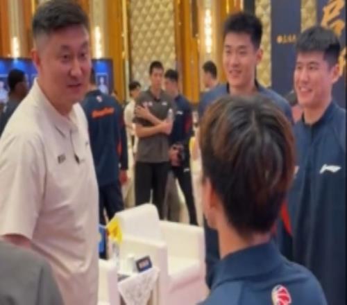 杜锋寄语广东男篮：乘阳光之势启虎步新章期待新赛季