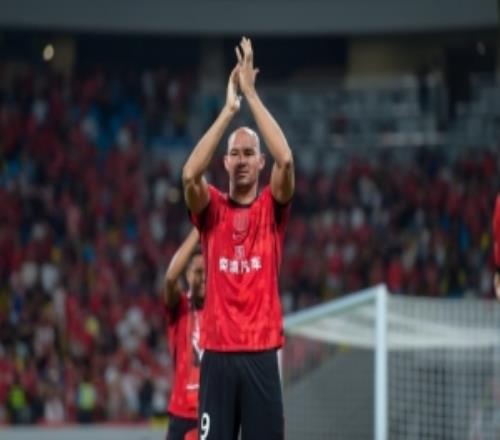 记者：费利佩归来蓉城实力大幅提升过去一周海港队和球迷挺冷静