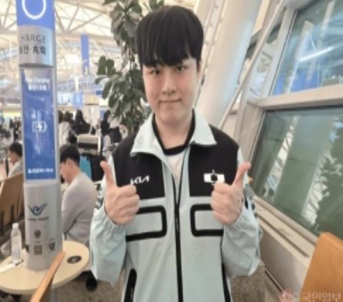 ShowMaker：中单必须成为六边形选手世界赛英雄优先级会不断改变