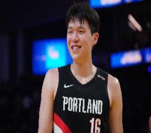 罗威：杨瀚森正从小孩子蜕变为男人这种成长也体现在比赛能力上