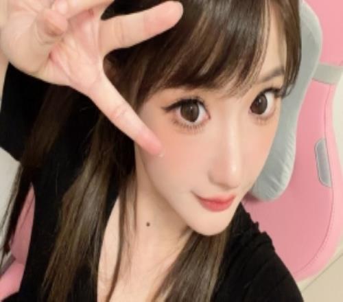 KPL主持人琪琪发布自拍：年总擂台赛结束！见证这么多五杀太爽了