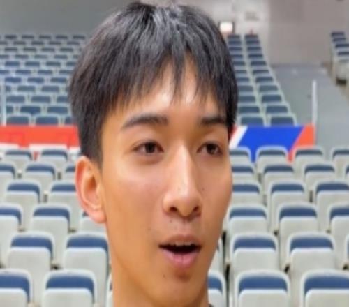 张俊生：身体比较单薄会多花心思去弥补后面会往控卫方向发展