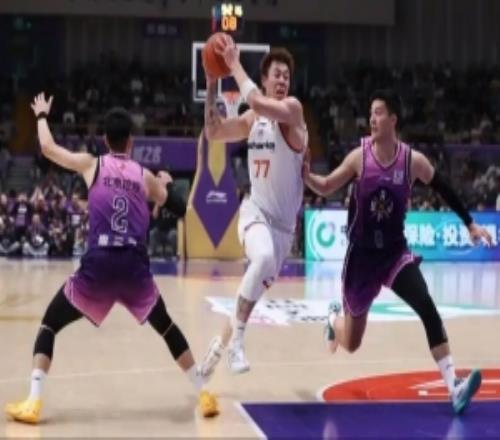 新民体育：大鲨鱼最粗的“大腿”是他