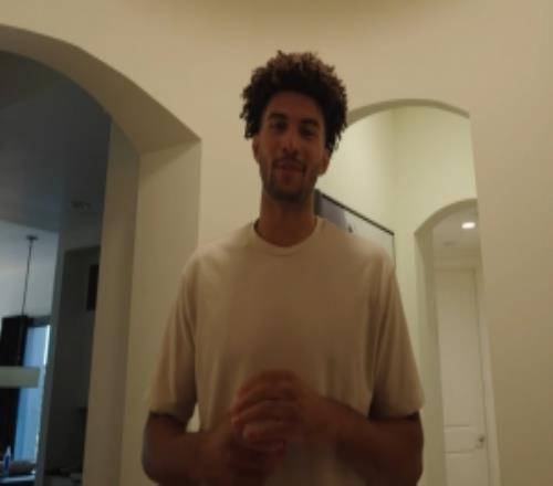 布泽尔：很多人觉得我爸打过NBA所以我进NBA很容易这完全是误解
