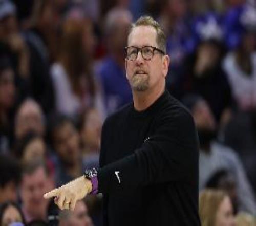 纳斯：揭幕战就碰上尼克斯确实是相当严峻的考验但我很期待！