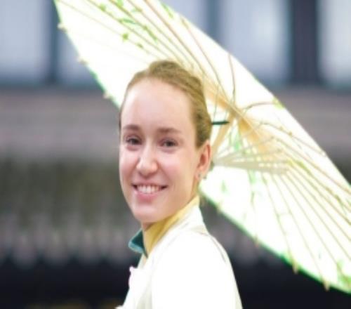 美！执伞绘竹点茶，莱巴金娜一袭汉服游宁波东钱湖