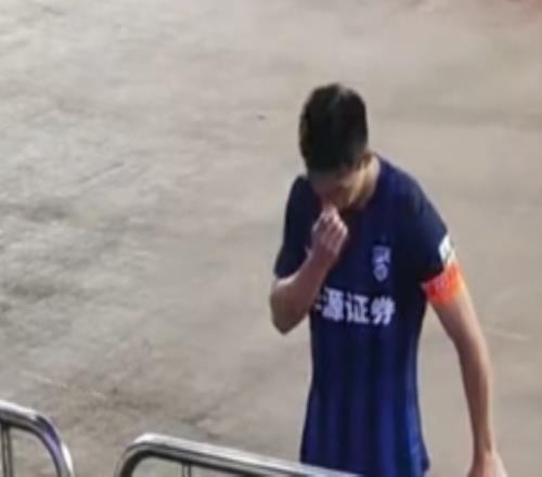 体坛周报：贺惯发言可以看出三镇已默认降级局面