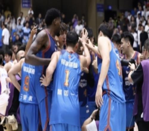 媒体人：四川男篮的改变有主教练的原因而且夏天至今照常发工资
