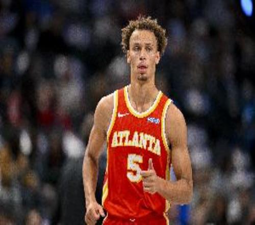 进攻端进化了丹尼尔斯半场两分球6中6砍下16分外加4断！