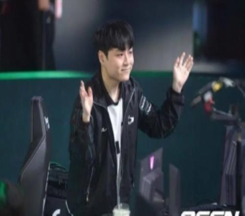 ShowMaker：本赛季硬实力提升很多准备了很多英雄及挑战性的操作